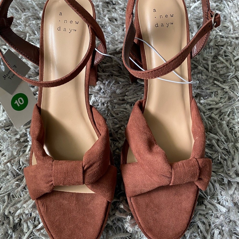 A New Day by Target

Chunky high heel sandals

Size 10

New